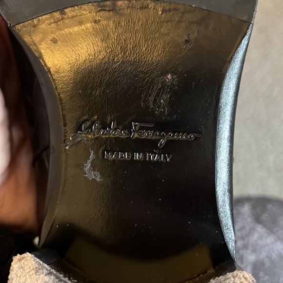 Salvatore Ferragamo bootie. Size 9…..Simply stunning - Picture 6 of 16